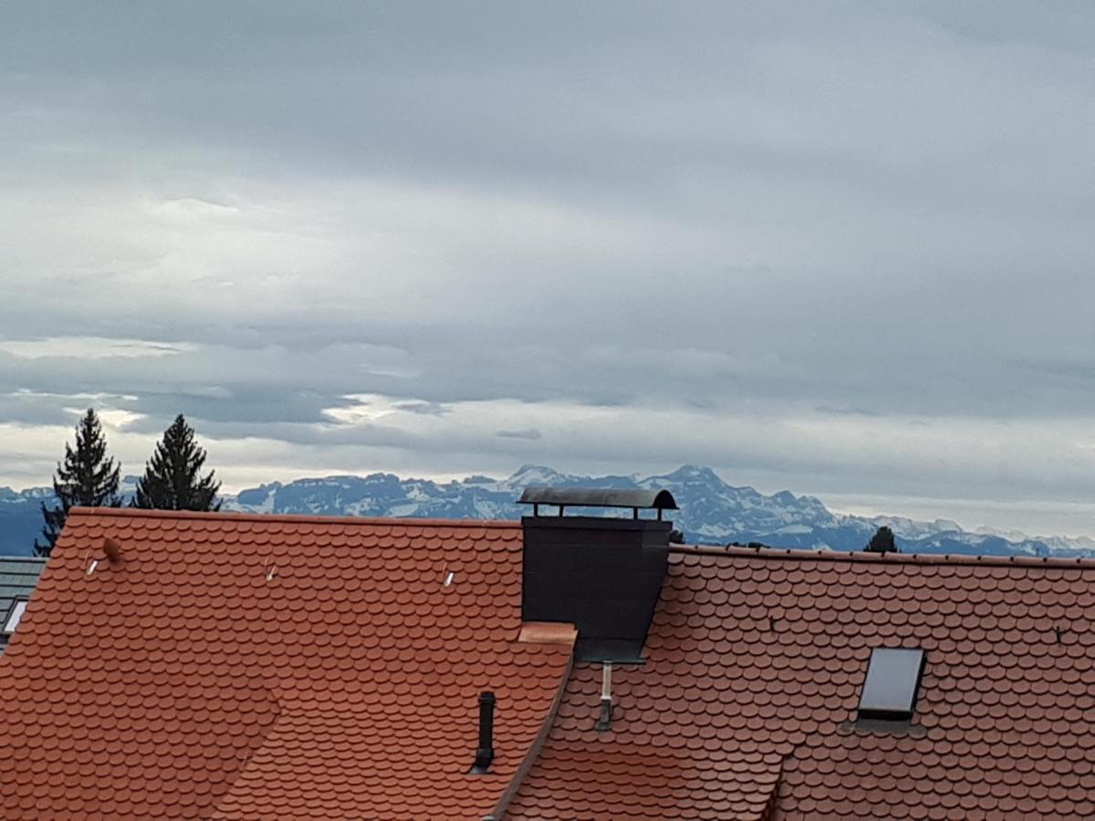 Schoene Zeit 2 Rooms Apartment With Kitchen Friedrichshafen Bagian luar foto